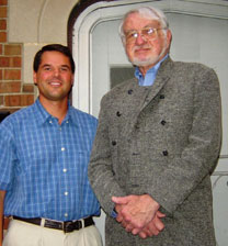 Meeting between John Clouse (right) and Charles Veley (left), the two contenders for the title of Most Traveled Man